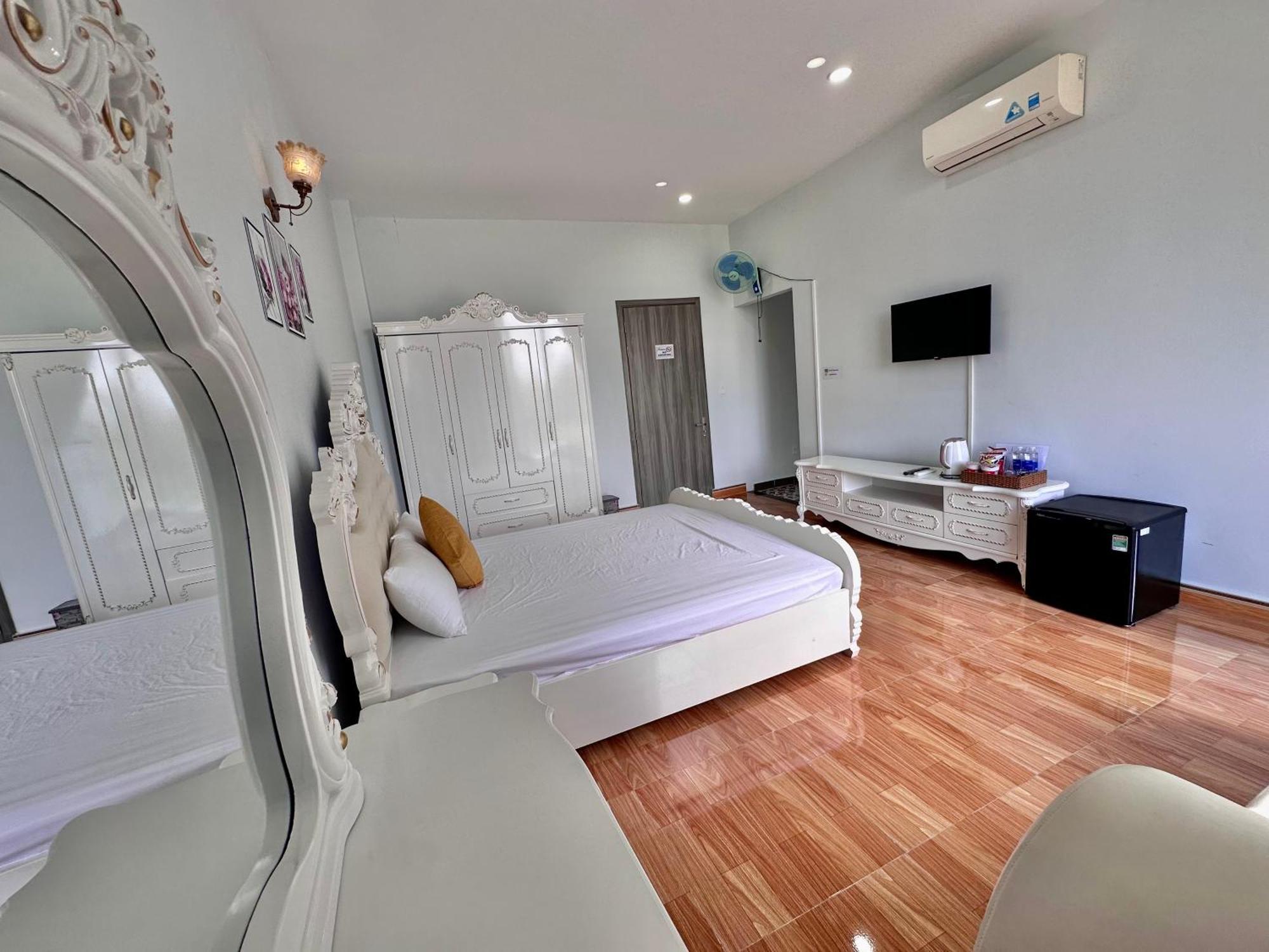 Royal Homestay Туихоа Экстерьер фото