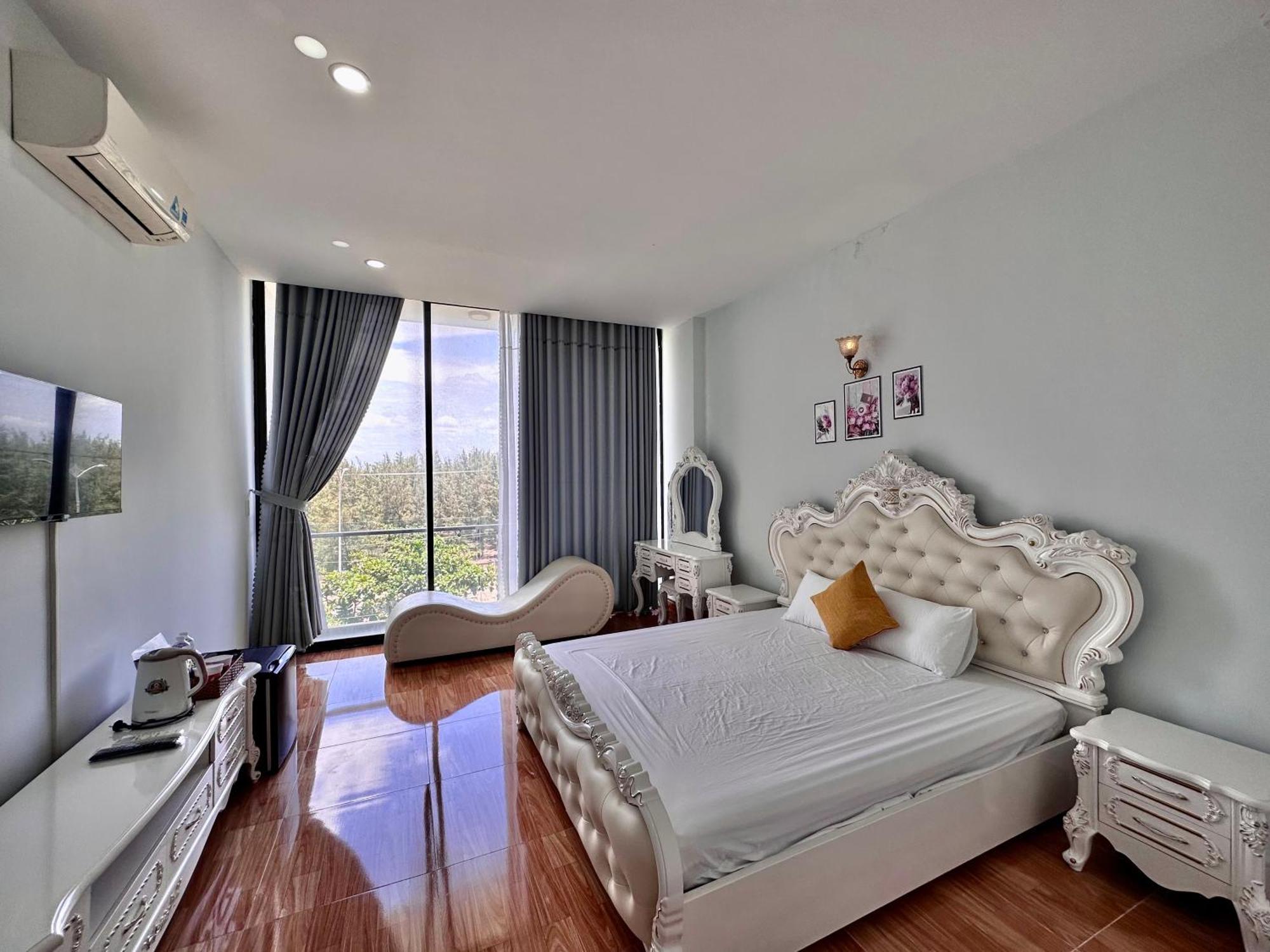 Royal Homestay Туихоа Экстерьер фото